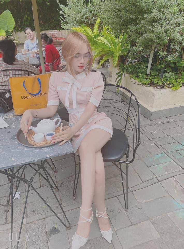 Khách sạn sexy chân vớ vuốt ve bộ đồ thủy thủ búp bê sexy sắp xuất tinh đồ chơi tình dục phòng