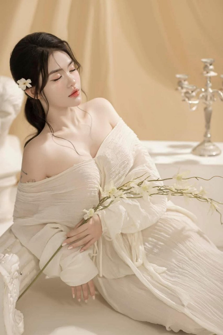 Tanhua nữ đầu tiên trở lại_Papa, phát sóng trực tiếp với bạn gái của tôi, chúng tôi có thể bay ba người bất cứ lúc nào, hai người phụ nữ để tôi quan hệ với họ mỗi ngày, có vẻ như tôi sẽ phải tập thể dục mỗi ngày trong tương lai