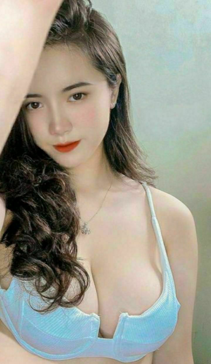 Robot sinh học biết banh lồn ra cho địt
